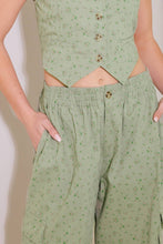 Load image into Gallery viewer, DRIFTING CURRENTS OLIVE WOVEN PANTS
