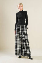 Load image into Gallery viewer, KISS ME IN THE MORNING SWEATER TOP
