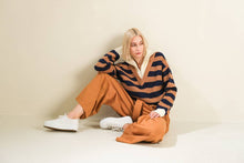 Load image into Gallery viewer, A PASSIONATE HEART SWEATER TOP
