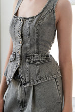 Load image into Gallery viewer, STUNNING GLORY DENIM VEST

