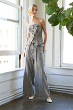 Load image into Gallery viewer, SLEEK ESSENCE DENIM TOP
