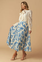 Load image into Gallery viewer, STARS IN MY HEART WOVEN MIDI SKIRT
