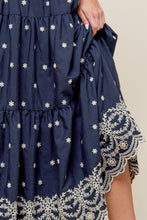 Load image into Gallery viewer, BEBE ALERT NAVY WOVEN MIDI SKIRT
