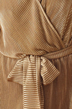 Load image into Gallery viewer, MOMENTS OF CLARITY WOVEN JUMPSUIT
