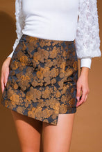 Load image into Gallery viewer, IN THE CHORUS WOVEN SKORT
