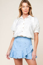 Load image into Gallery viewer, MOMENT OF CLARITY LIGHT INDIGO WOVEN SKORT
