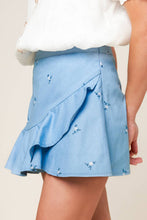 Load image into Gallery viewer, MOMENT OF CLARITY LIGHT INDIGO WOVEN SKORT
