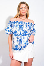 Load image into Gallery viewer, DIVIDE AND CONTOUR WOVEN TOP
