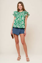 Load image into Gallery viewer, ROAMING AROUND GREEN WOVEN TOP
