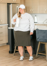 Load image into Gallery viewer, Andie Hiking Midi Skirt
