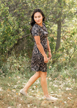 Load image into Gallery viewer, Annabella Shift Midi Dress
