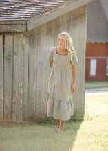 Load image into Gallery viewer, Ava Square Neck Midi Dress
