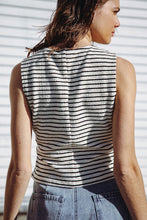 Load image into Gallery viewer, PRETTY ON POINT KNIT VEST
