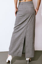 Load image into Gallery viewer, GET TO THE POINT WOVEN MIDI SKIRT
