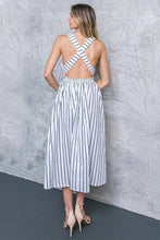 Load image into Gallery viewer, DON'T HOLD BACK POPLIN MIDI DRESS
