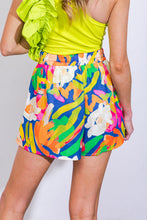 Load image into Gallery viewer, CHICAGO SKYLINE WOVEN SHORTS
