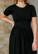Load image into Gallery viewer, Emersyn Pleated Midi Dress

