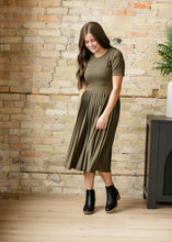 Load image into Gallery viewer, Emersyn Pleated Midi Dress
