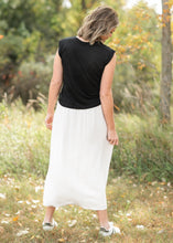 Load image into Gallery viewer, Essential Lightweight Slub Cotton Cap Sleeve Top
