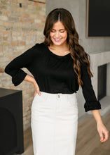 Load image into Gallery viewer, Essential Ruffled 3/4 Sleeve Top
