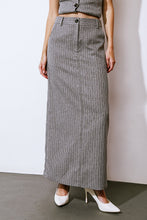Load image into Gallery viewer, GET TO THE POINT WOVEN MIDI SKIRT
