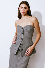 Load image into Gallery viewer, GET TO THE POINT WOVEN TOP
