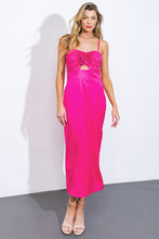Load image into Gallery viewer, SHE&#39;S GOT WOVEN MIDI DRESS
