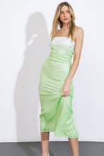 Load image into Gallery viewer, ALWAYS ON THE GO SEQUIN MIDI DRESS
