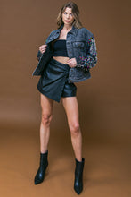 Load image into Gallery viewer, GOING THERE WASHED DENIM JACKET
