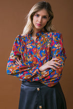 Load image into Gallery viewer, IMPRESSIVE BLOSSOM WOVEN TOP
