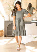 Load image into Gallery viewer, Jess Short Sleeve Midi Dress
