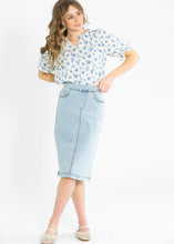 Load image into Gallery viewer, Laurel V-neck Floral Short Sleeve Top
