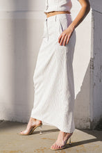 Load image into Gallery viewer, GET TO THE POINT WOVEN MIDI SKIRT
