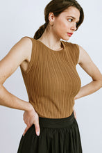 Load image into Gallery viewer, SET THE PACE KNIT TOP
