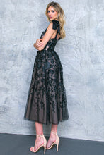 Load image into Gallery viewer, DREAMING ON WOVEN MIDI DRESS
