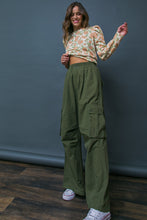 Load image into Gallery viewer, INCREDIBLE MOMENTS WOVEN CARGO PANTS
