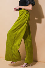 Load image into Gallery viewer, THE RIGHT ADDITION WOVEN PANTS
