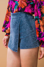 Load image into Gallery viewer, POSH POSITION DENIM SKORT
