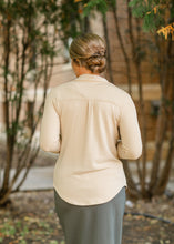 Load image into Gallery viewer, Taylor Ultra Soft Button Front Shirt
