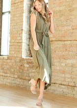 Load image into Gallery viewer, Willow Linen Midi Dress
